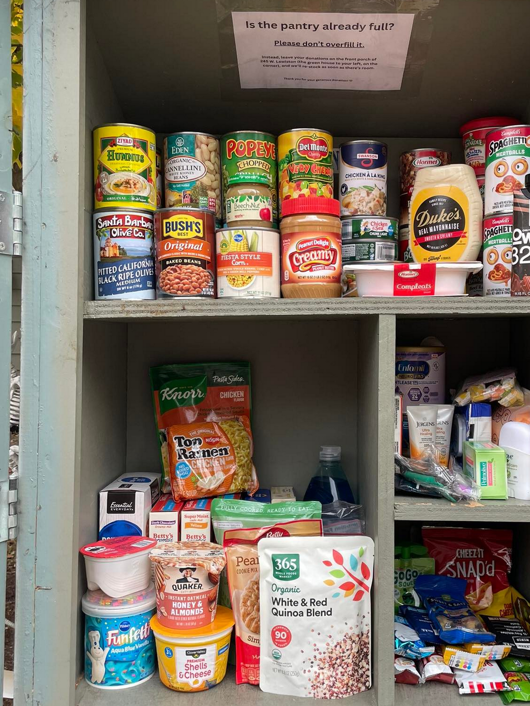 Little Free Pantry on Planavon 24/7 Little Free Pantry on Planavon 24/7